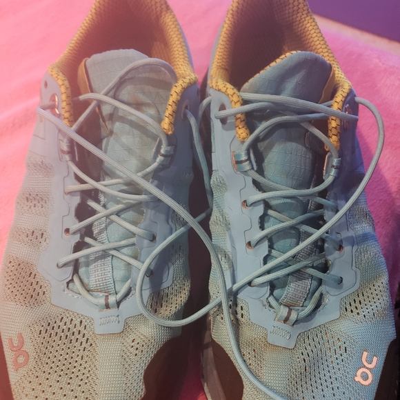 ON womans trail running shoes 7 - Picture 11 of 16